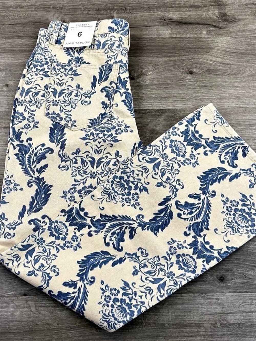 Ann Taylor The Boot Floral Flare Pants in Cream & Blue Size 6 NWT